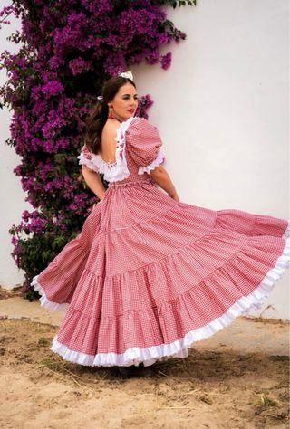 Traje de flamenca rojo y blanco