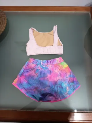 Conjunto falda y top deportivo