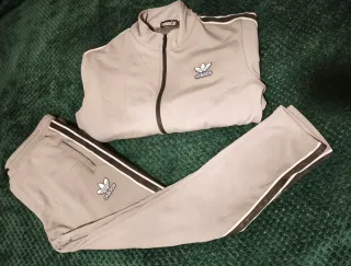 Conjunto Adidas Original Gris.