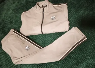 Conjunto Adidas Original Gris.