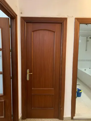 Puerta de madera interior