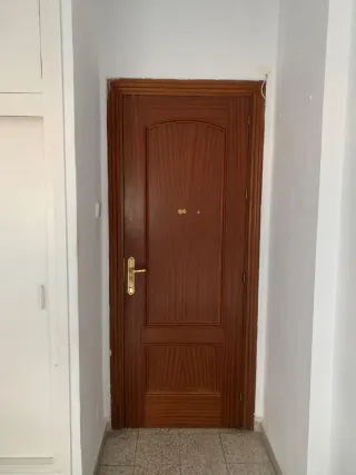 Puerta de madera interior