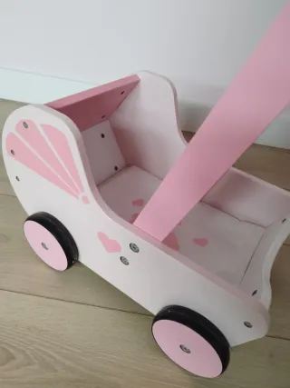 Carrito de juguete de madera rosa