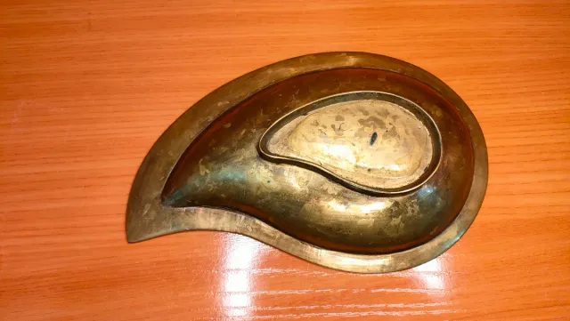 Ciotola portacenere in bronzo/ottone dipinto 640513971