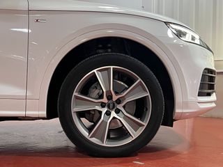 AUDI Q5 Black line 40 TDI 140kW quattro S tronic