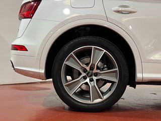 AUDI Q5 Black line 40 TDI 140kW quattro S tronic