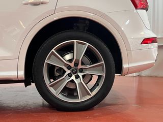 AUDI Q5 Black line 40 TDI 140kW quattro S tronic