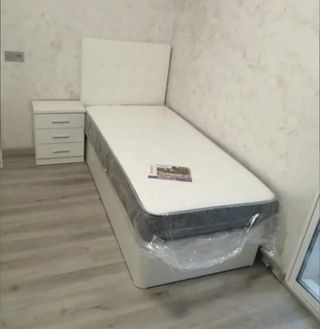 Colchón y base de cama con almacenamiento