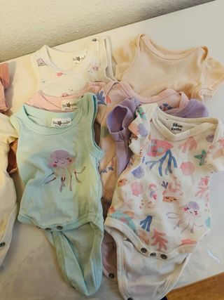 Lote bodys manga corta y sin tirantes bebé 0m y 3m