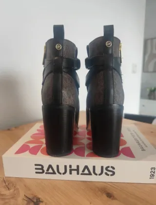 Botines Michael Kors Negro y Marrón