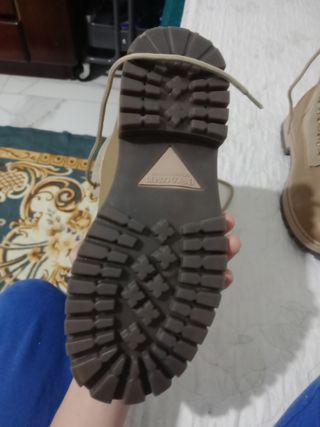 Stivali beige con lacci