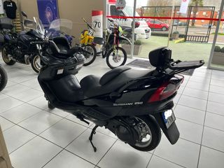 Suzuki Burgman 250 Negra
