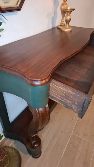 Mesa consola antigua restaurada