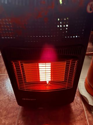 Estufa de gas cerámica  llama azul “Orbegozo” HC73