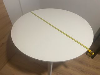 Mesa de comedor redonda blanca