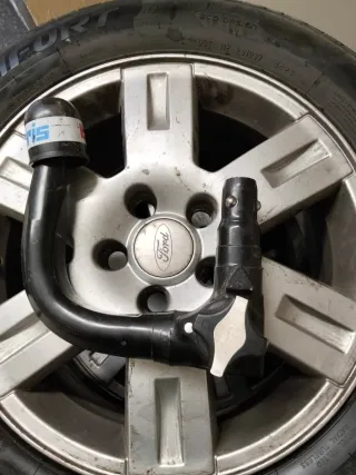 4 Ruedas con Llantas