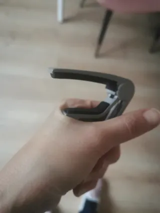 Cejilla/Capo para guitarra acústica o uquelele