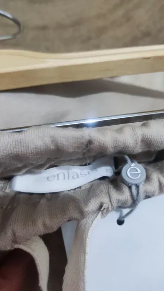 Pantalón chándal beige , marca enfasis