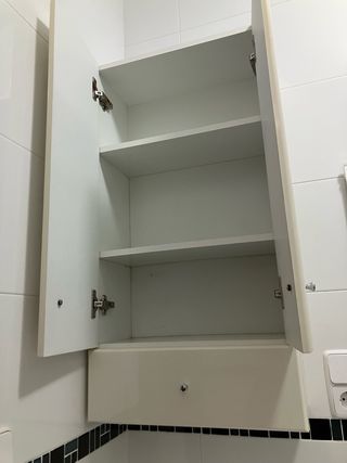 Armario de baño blanco