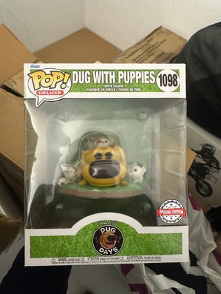 Funko Dug with puppies 1098 Deluxe