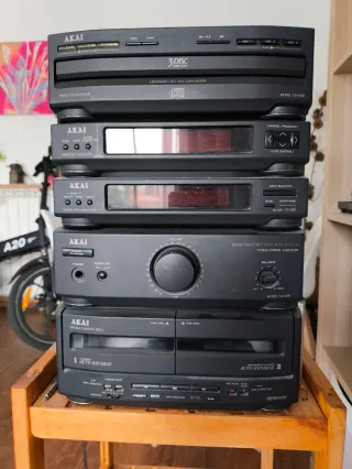 Equipo de música Akai /Amplificador/Doble Casset