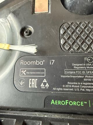 Roomba i7 con estación de vaciado (piezas)
