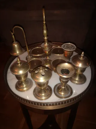 Escribanía antigua de bronce