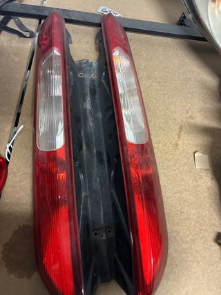 Faros/ Pilotos Traseros Ford Focus 2007