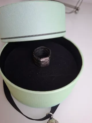 Anillo Tous Negro y Plateado con Caja