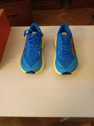 New balance fuelcell Rebel v4 mujer