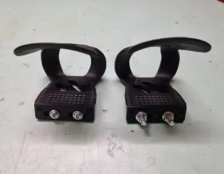 Puntapiedi universali per bici