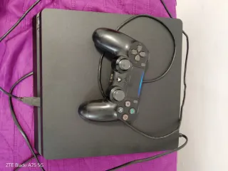 PS4 (PlayStation 4) Negra + Mando