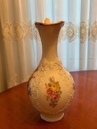 Jarrón porcelana alemana floral dorado