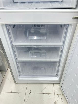 Nevera Saivod plateada