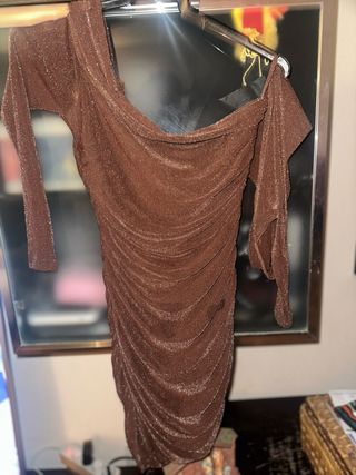 Vestido marrón brillante fiesta