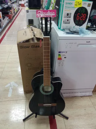 Guitarra Electroacústica Negra....