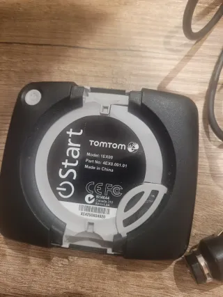 GPS Tomtom con cargador de coche