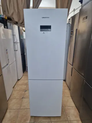 Nevera GRUNDIG altura 1:85 cm ancho 60cm Clases A+