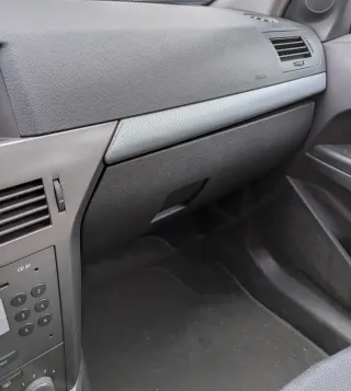 Coche Opel Astra 2005