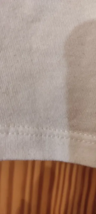 Top blanco con espalda de encaje