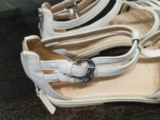 Sandalias Geox Blancas y Plateadas Talla 35