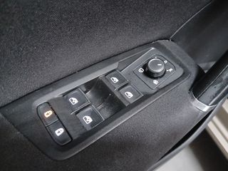 FLAMANTE Volkswagen Touran TDI 7 PLAZAS DSG 2017