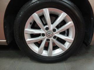 FLAMANTE Volkswagen Touran TDI 7 PLAZAS DSG 2017