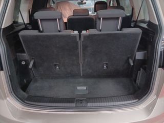 FLAMANTE Volkswagen Touran TDI 7 PLAZAS DSG 2017