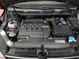 FLAMANTE Volkswagen Touran TDI 7 PLAZAS DSG 2017