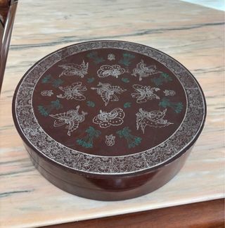 Entremesero de porcelana con gallos