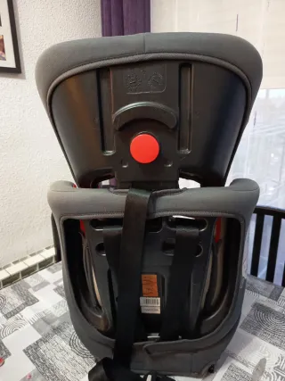 Silla coche Isofix Vivitta. Se entrega limpia