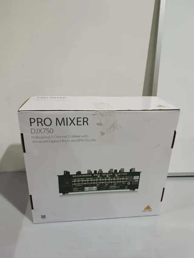 Behringer DJX750 W30Y9668