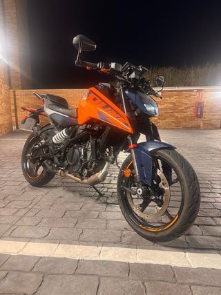 KTM DUKE 125 2024 Carnet A1 Naranja
