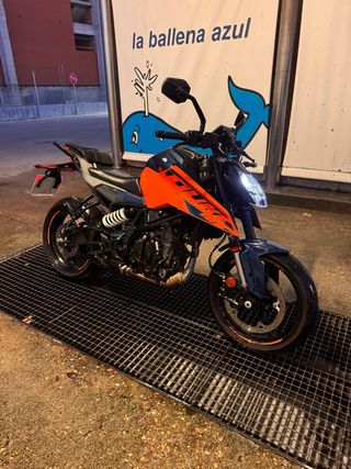 KTM DUKE 125 2024 Carnet A1 Naranja
